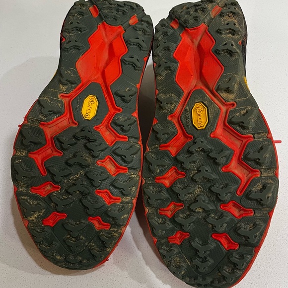 HOKA Speedgoat 5, men’s size 10D, great shape, tread like new - Picture 9 of 10